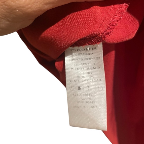 Chic Red Ruffle Sleeve Blouse - Picture 4 of 4